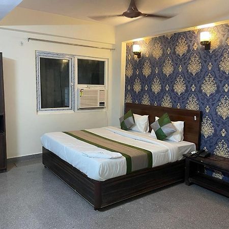 Hotel Dream Taj Family Rooms 200Mtr From Taj Mahal Agra  Kültér fotó